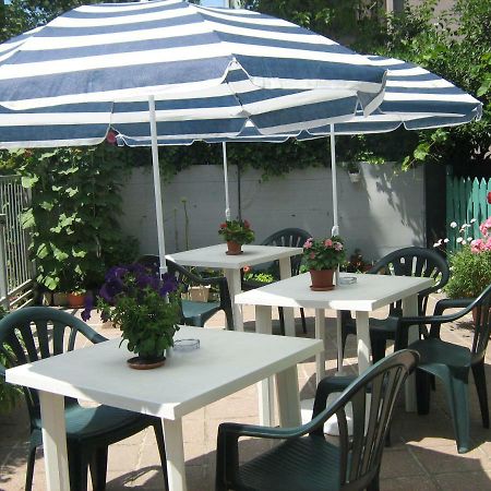 Rivazzurra Di Rimini Sirenapop Concept B&B מראה חיצוני תמונה