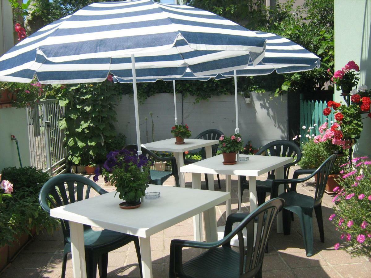 Rivazzurra Di Rimini Sirenapop Concept B&B מראה חיצוני תמונה