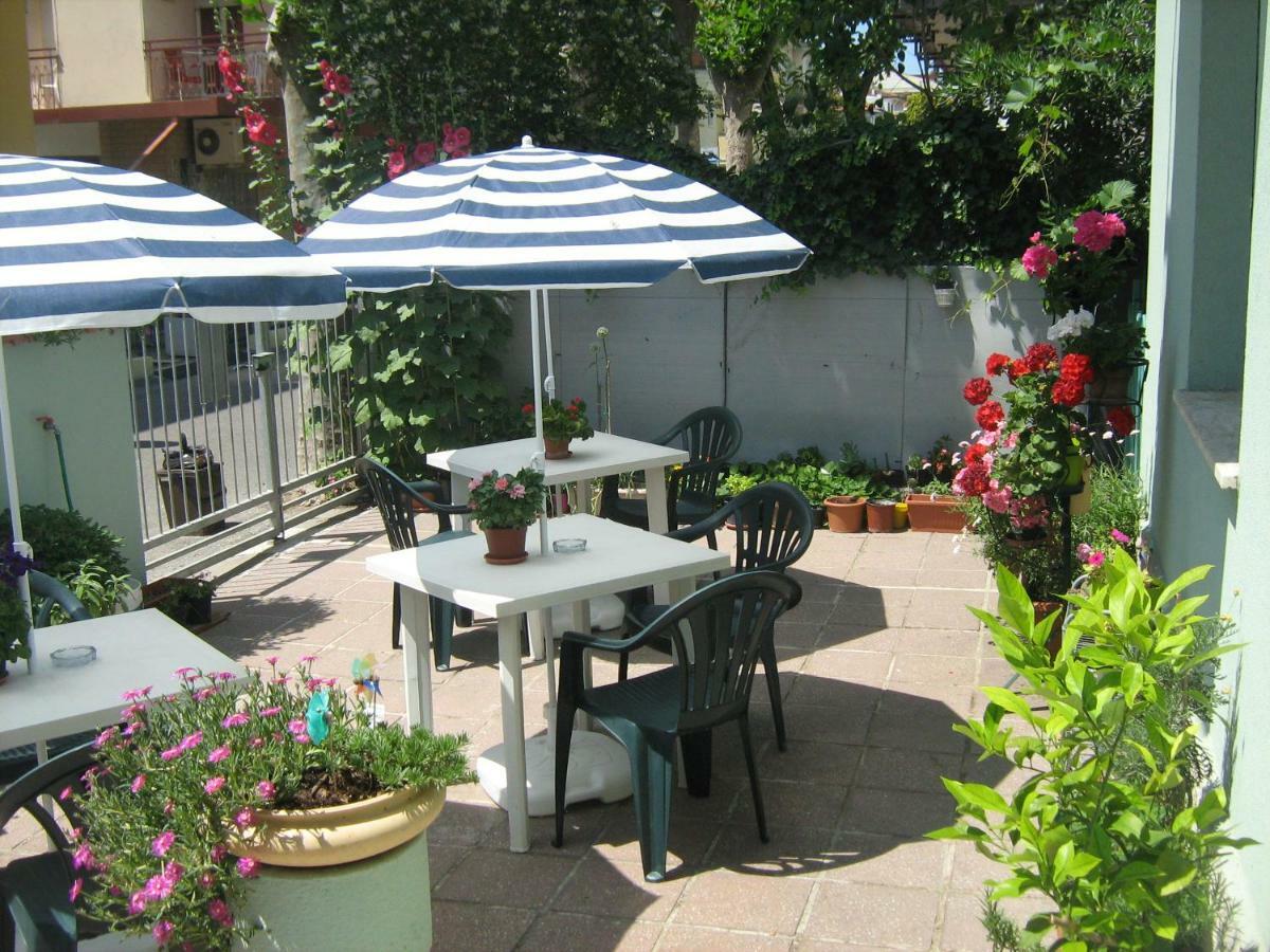 Rivazzurra Di Rimini Sirenapop Concept B&B מראה חיצוני תמונה