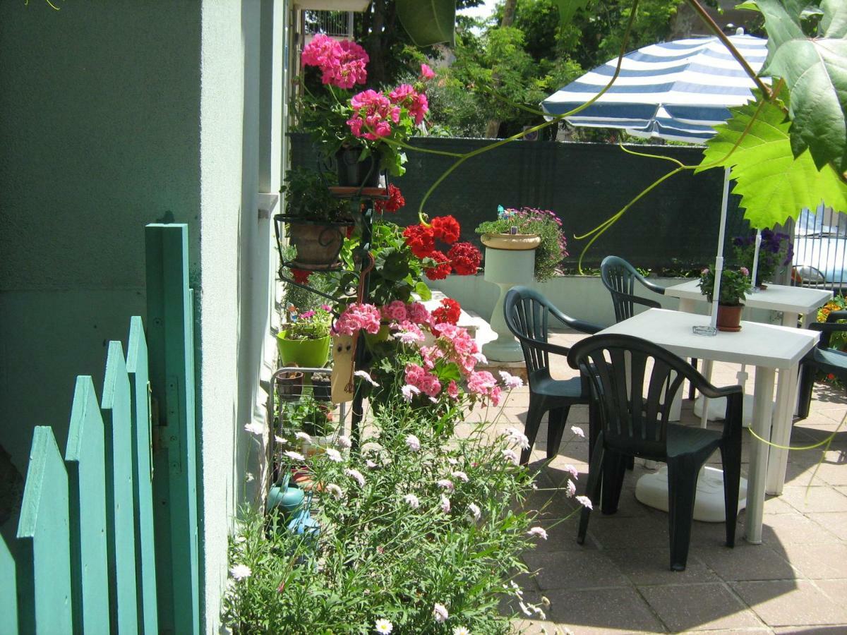 Rivazzurra Di Rimini Sirenapop Concept B&B מראה חיצוני תמונה