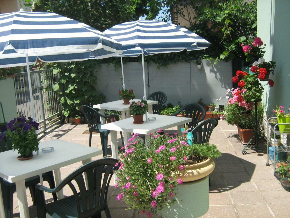Rivazzurra Di Rimini Sirenapop Concept B&B מראה חיצוני תמונה